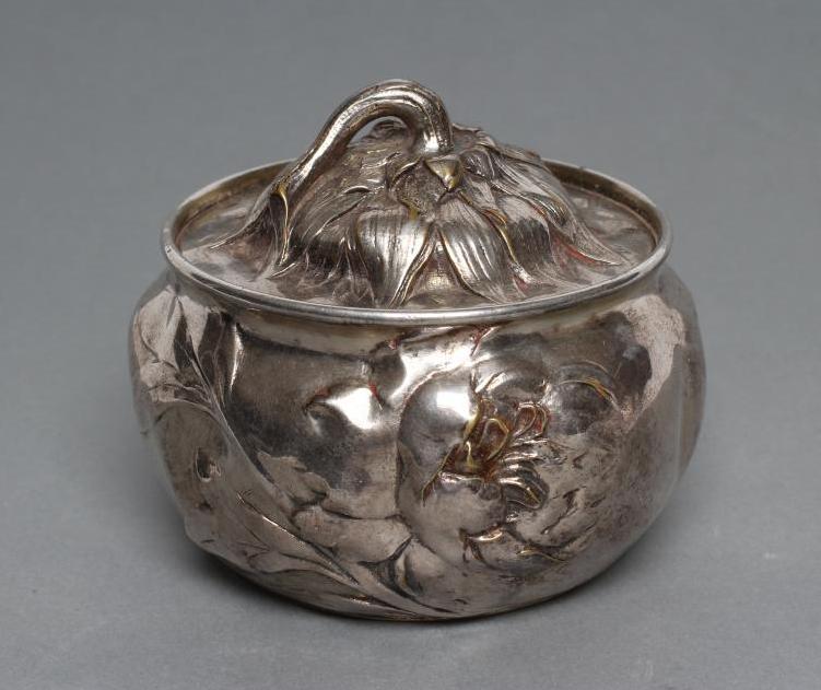 AFTER EUGENE LELIEVRE (1856-1945) An art nouveau silvered bronze box and cover Image