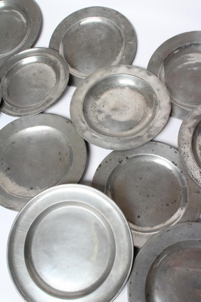 A COLLECTION OF GEORGIAN PEWTER PLATES AND DISHES, 18th century, 8 1/2" - 9 1/2" (16) (Est. plus 24% Image