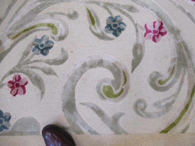 A BESPOKE WOOL RUNNER to match the previous lot, 23' 8" x 2' 6 1/2" (Est. plus 24% premium inc. VAT) Image