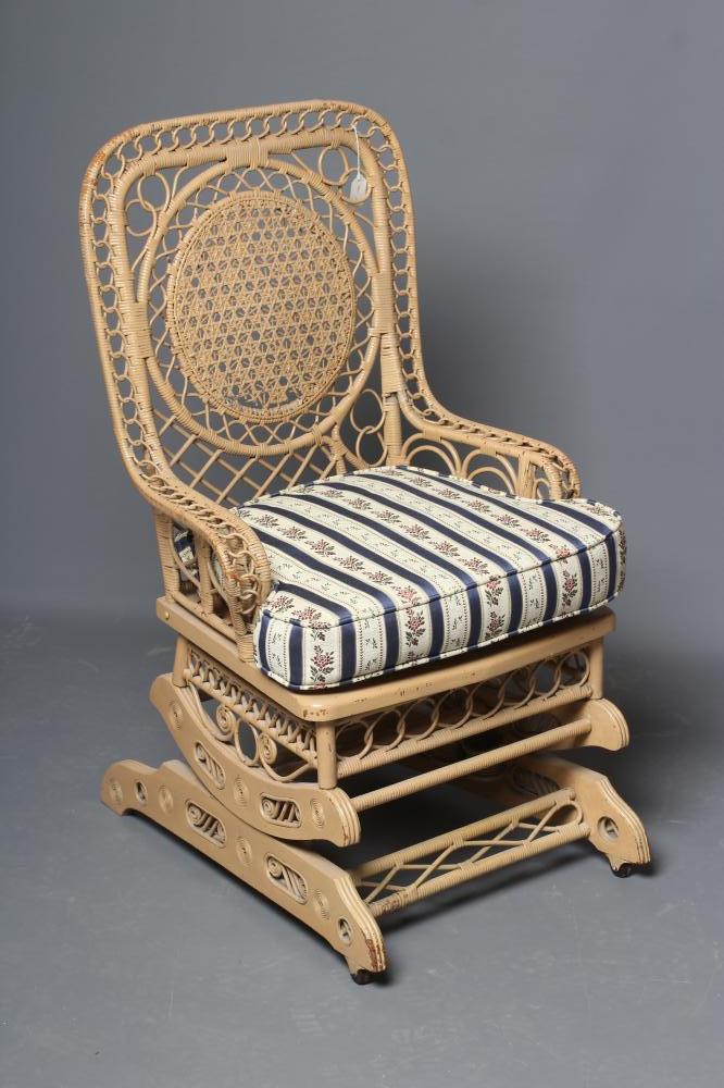 A HEYWOOD & WAKEFIELD STYLE GARDEN ROOM PLATFORM ROCKER Image
