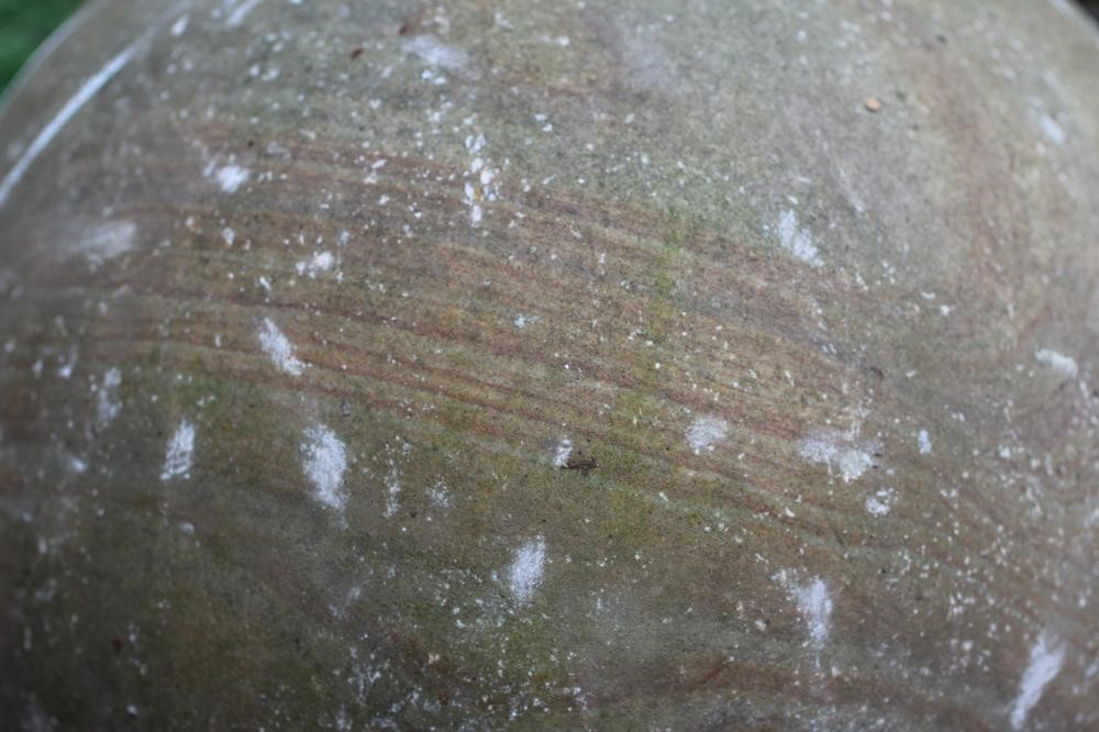 A SET OF THREE SANDSTONE SPHERES, 12" high (Est. plus 24% premium inc. VAT) Image