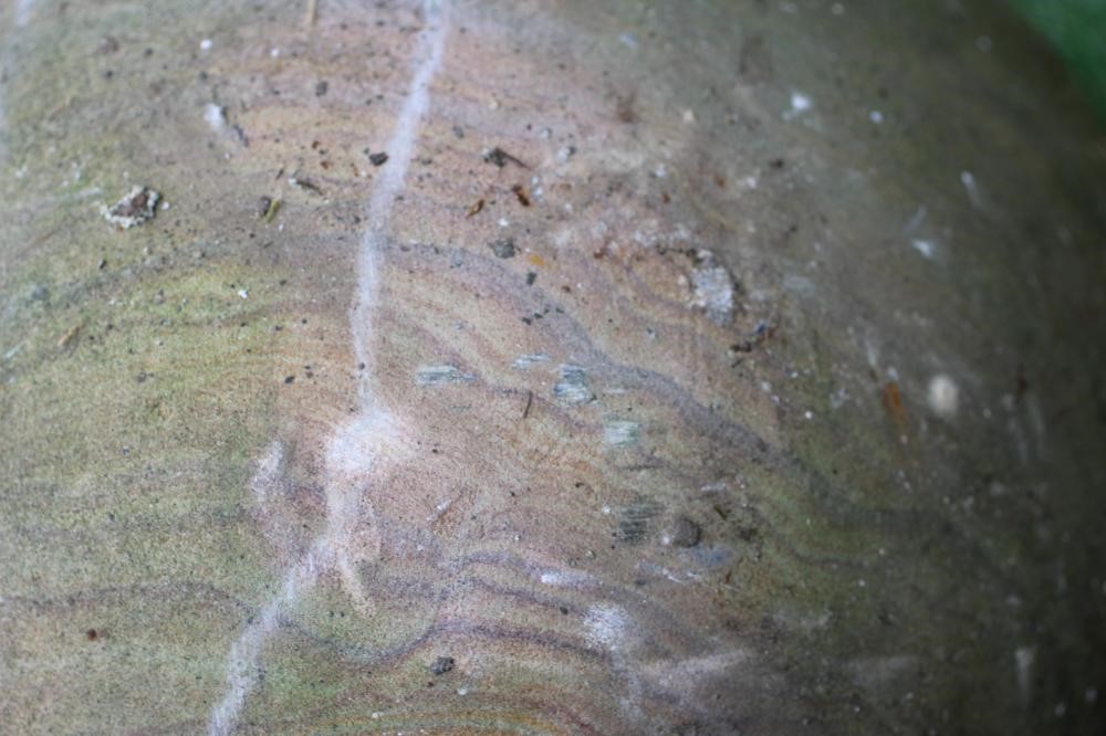 A SET OF THREE SANDSTONE SPHERES, 12" high (Est. plus 24% premium inc. VAT) Image