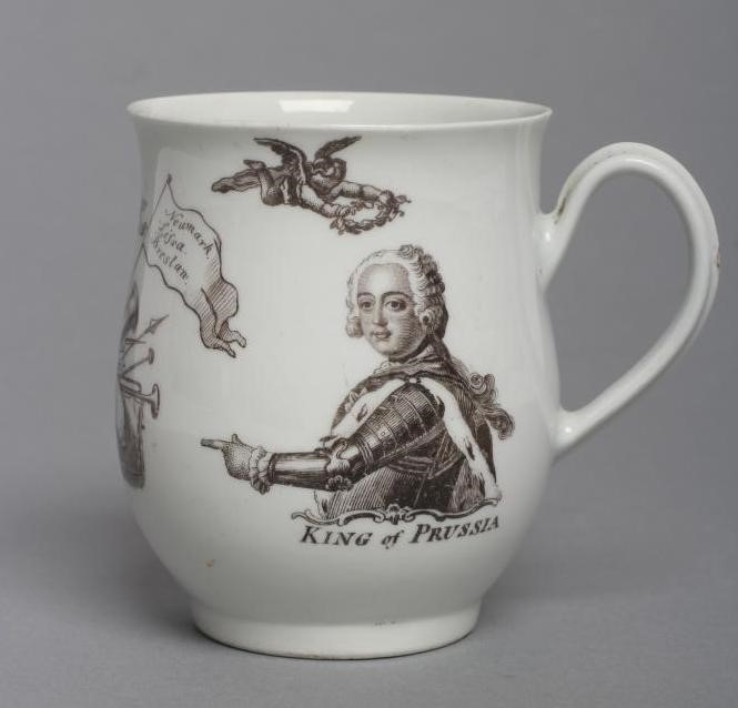 A FIRST PERIOD WORCESTER PORCELAIN BELL SHAPED MUG Image