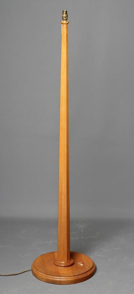 AN OAK STANDARD LAMP BY GEOFF GELL OF COXWOLD Image