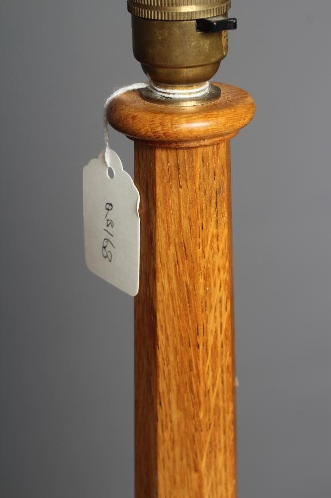 AN OAK STANDARD LAMP BY GEOFF GELL OF COXWOLD Image