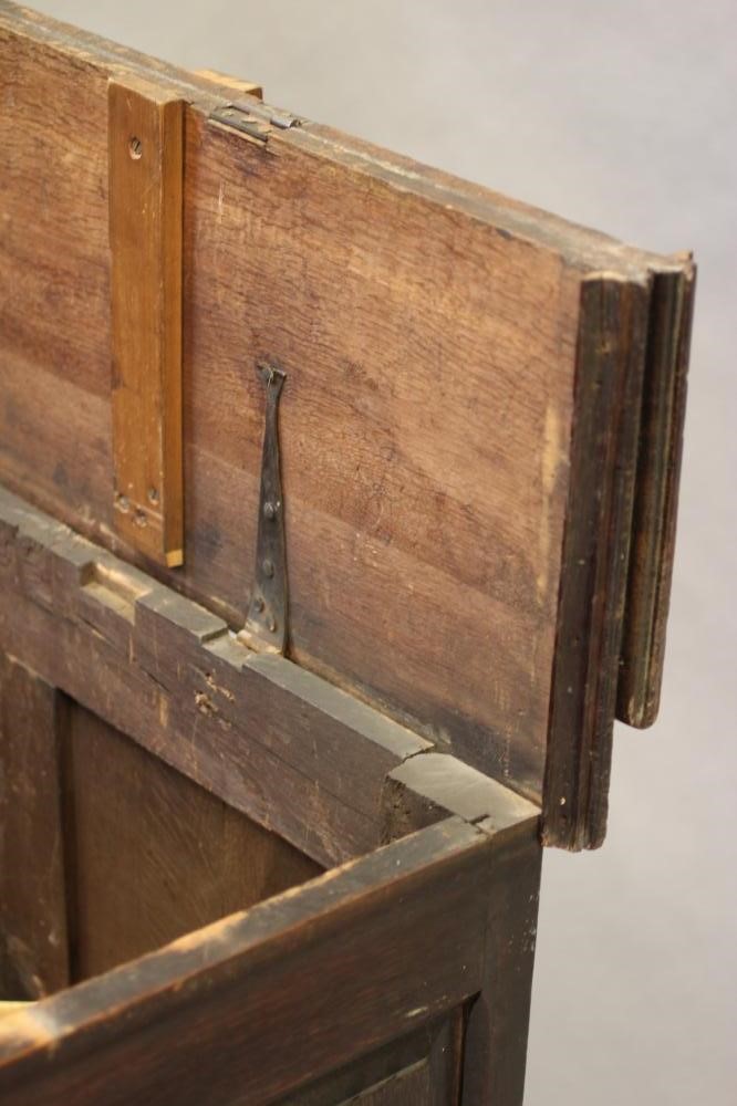 A GEORGIAN OAK PANELLED CHEST Image