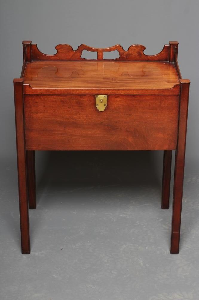 AN EDWARDIAN MAHOGANY BEDSIDE CABINET Image