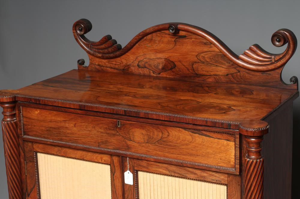 A REGENCY ROSEWOOD CHIFFONIER Image
