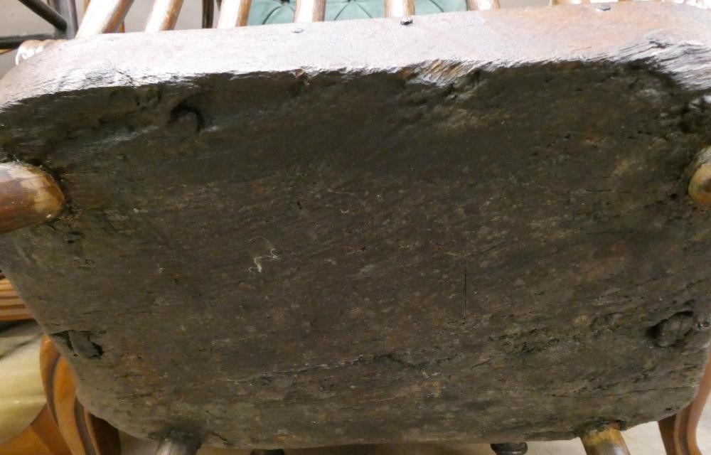 A COMB BACK WINDSOR ARMCHAIR Image