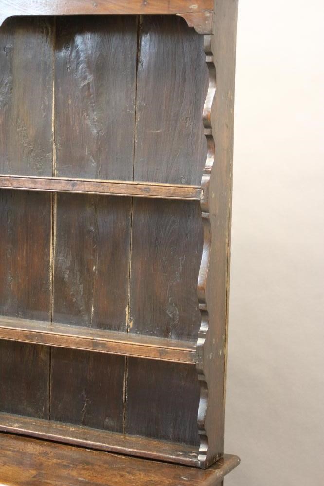 AN OAK DRESSER Image