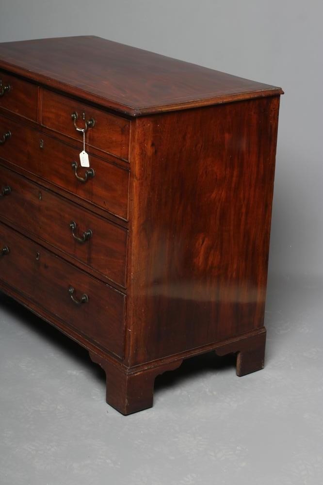 A GEORGIAN MAHOGANY CHEST Image