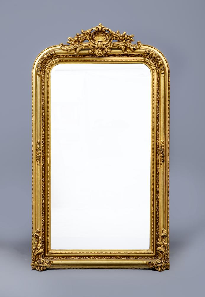 A VICTORIAN STYLE GILT GESSO PIER GLASS Image