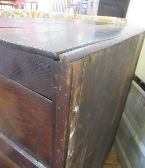 AN OAK CLOTHES PRESS Image