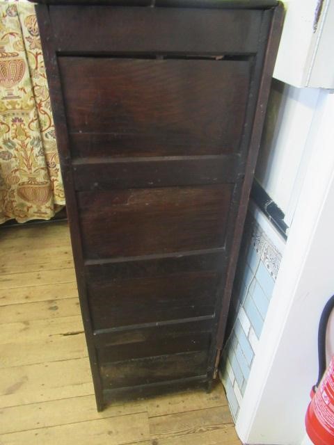 AN OAK CLOTHES PRESS Image