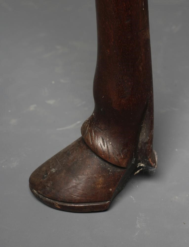 A GEORGIAN MAHOGANY DROP LEAF TABLE Image