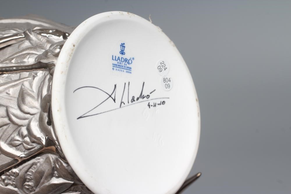 A LLADRO UNGLAZED PARIAN "HERON'S REALM" VASE Image