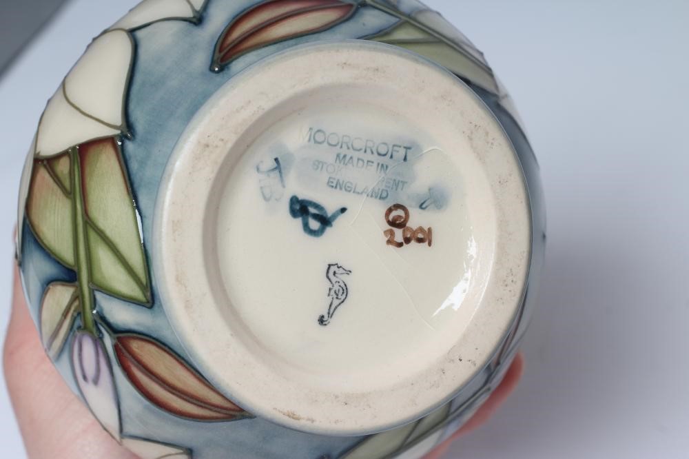 A MOORCROFT POTTERY VASE Image