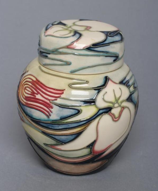 A MOORCROFT POTTERY SMALL JAR AND COVER Image