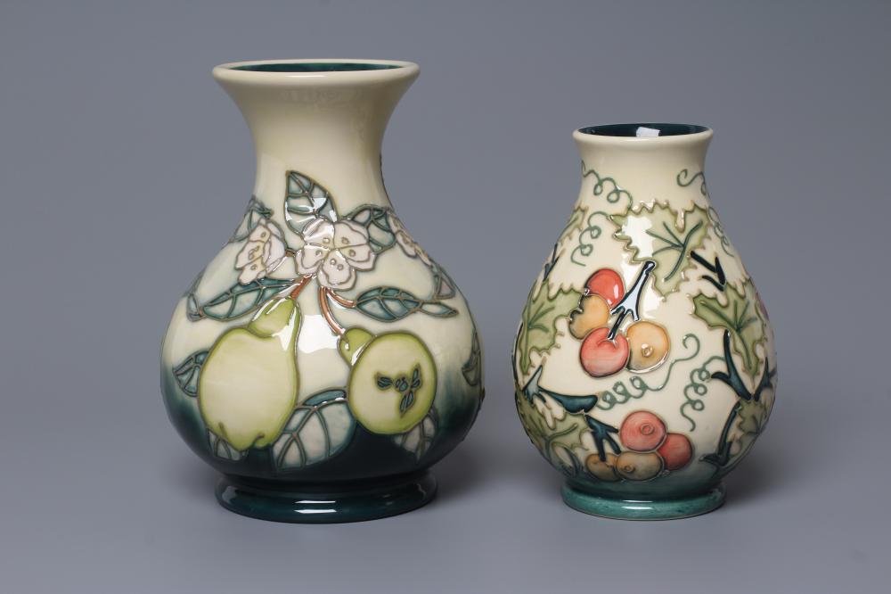 A MOORCROFT POTTERY VASE Image