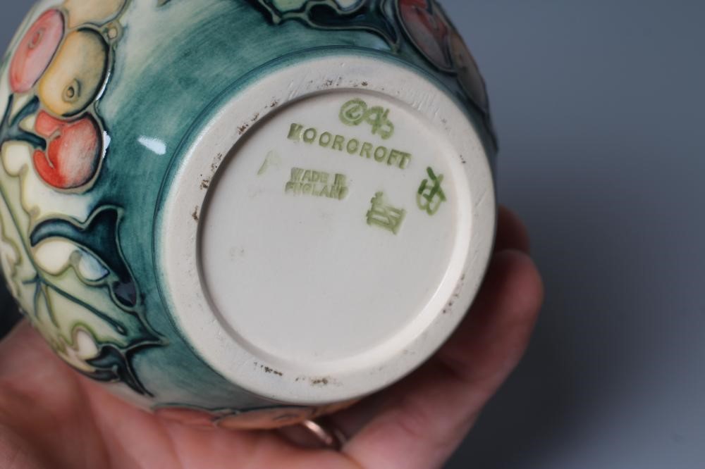 A MOORCROFT POTTERY VASE Image