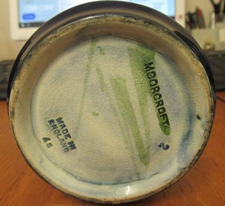 A MOORCROFT POTTERY MOONLIT BLUE PATTERN VASE Image