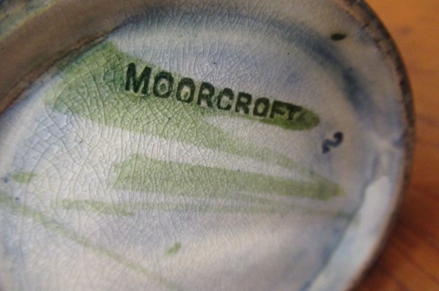 A MOORCROFT POTTERY MOONLIT BLUE PATTERN VASE Image