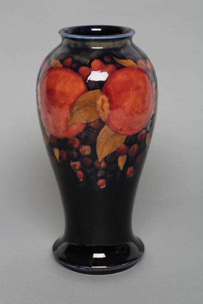 A MOORCROFT POTTERY POMEGRANATE PATTERN VASE Image
