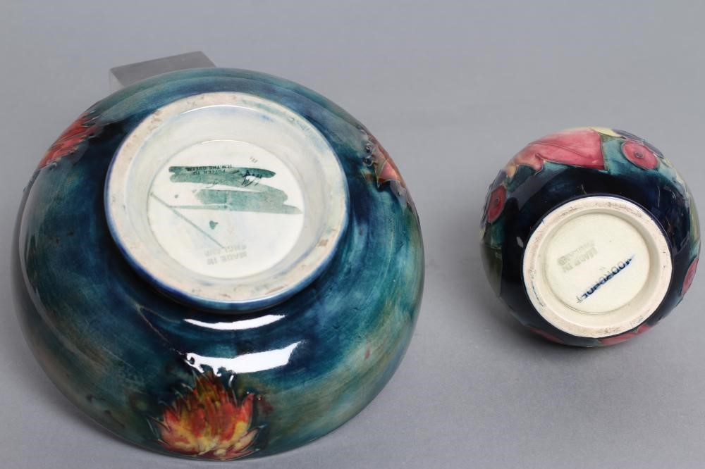 A MOORCROFT POTTERY LEAF AND FRUIT PATTERN BOWL Image