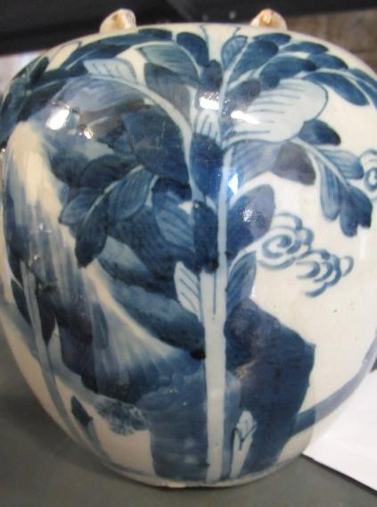 A CHINESE PORCELAIN JAR of rounded cylindrical form Image