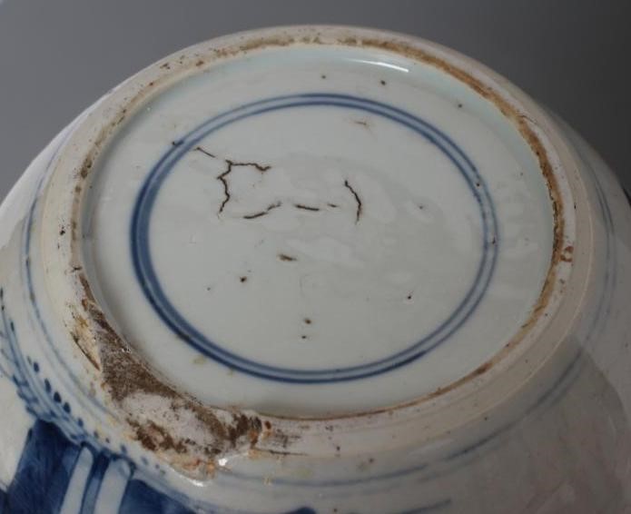 A CHINESE PORCELAIN JAR of rounded cylindrical form Image