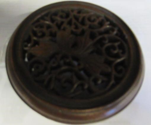 A CHINESE PORCELAIN JAR of rounded cylindrical form Image