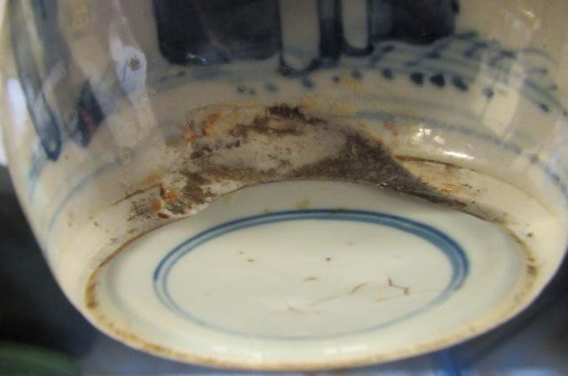 A CHINESE PORCELAIN JAR of rounded cylindrical form Image