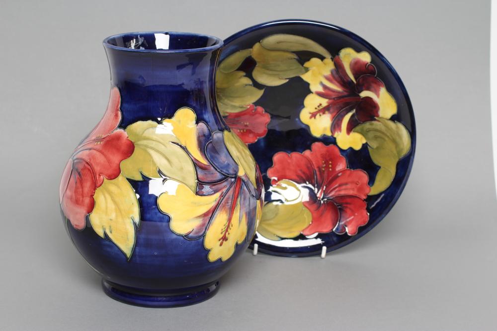 A MOORCROFT POTTERY HIBISCUS PATTERN VASE Image