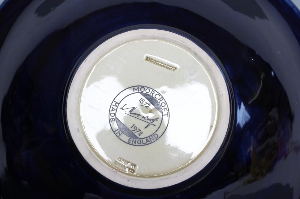 A MOORCROFT POTTERY HIBISCUS PATTERN VASE Image