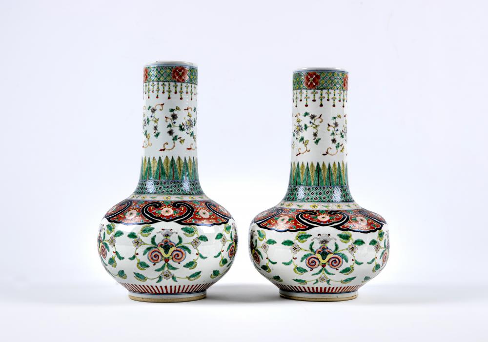 A PAIR OF CHINESE PORCELAIN VASES of baluster form Image