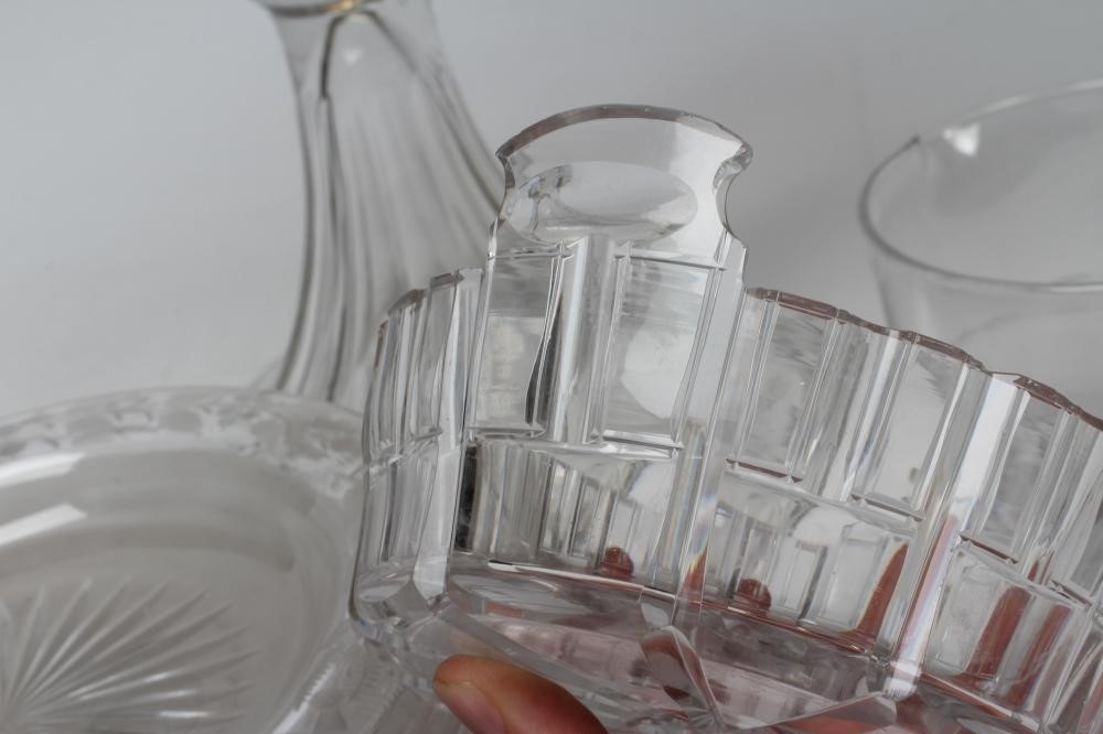 A SET OF NINE VICTORIAN CIRCULAR GLASS ICE PLATES Image