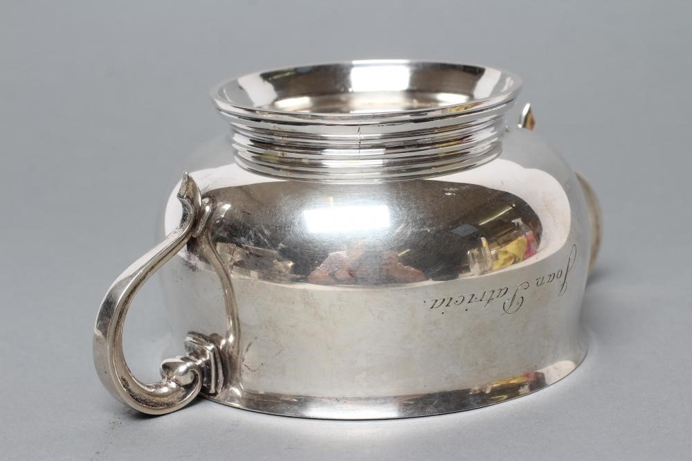 A SILVER PORRINGER Image