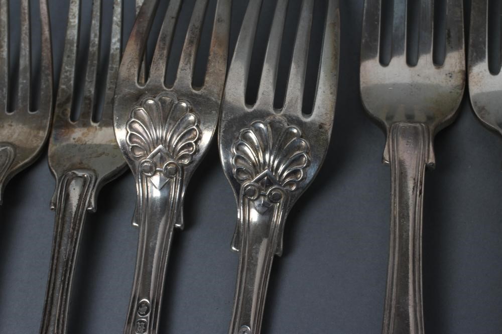 A SET OF FOUR SILVER DOUBLE STRUCK DIAMOND HEEL KING'S PATTERN TABLE FORKS Image