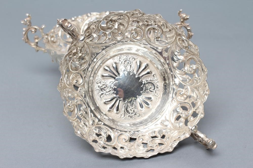 A PAIR OF LATE VICTORIAN SILVER BONBON DISHES Image