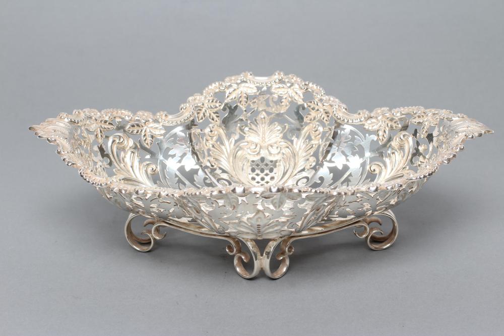 AN EDWARDIAN SILVER SWEETMEAT BOWL Image