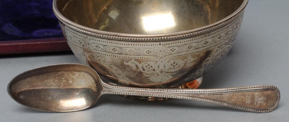 A VICTORIAN SILVER CHRISTENING MUG Image