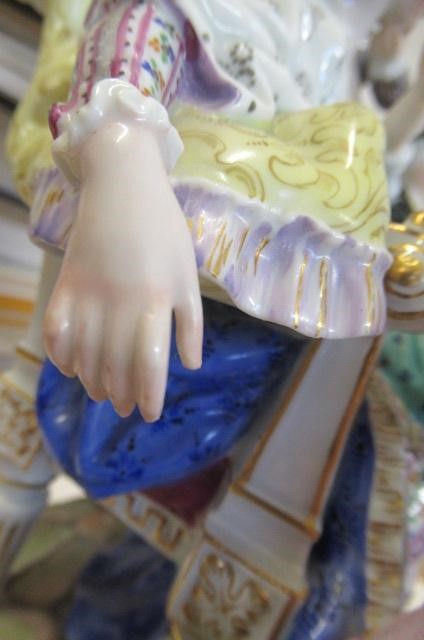 A MEISSEN PORCELAIN 'GOOD MOTHER' FIGURE GROUP Image