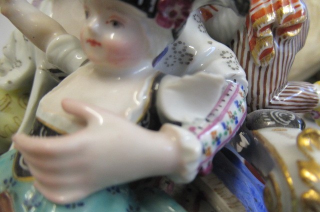 A MEISSEN PORCELAIN 'GOOD MOTHER' FIGURE GROUP Image