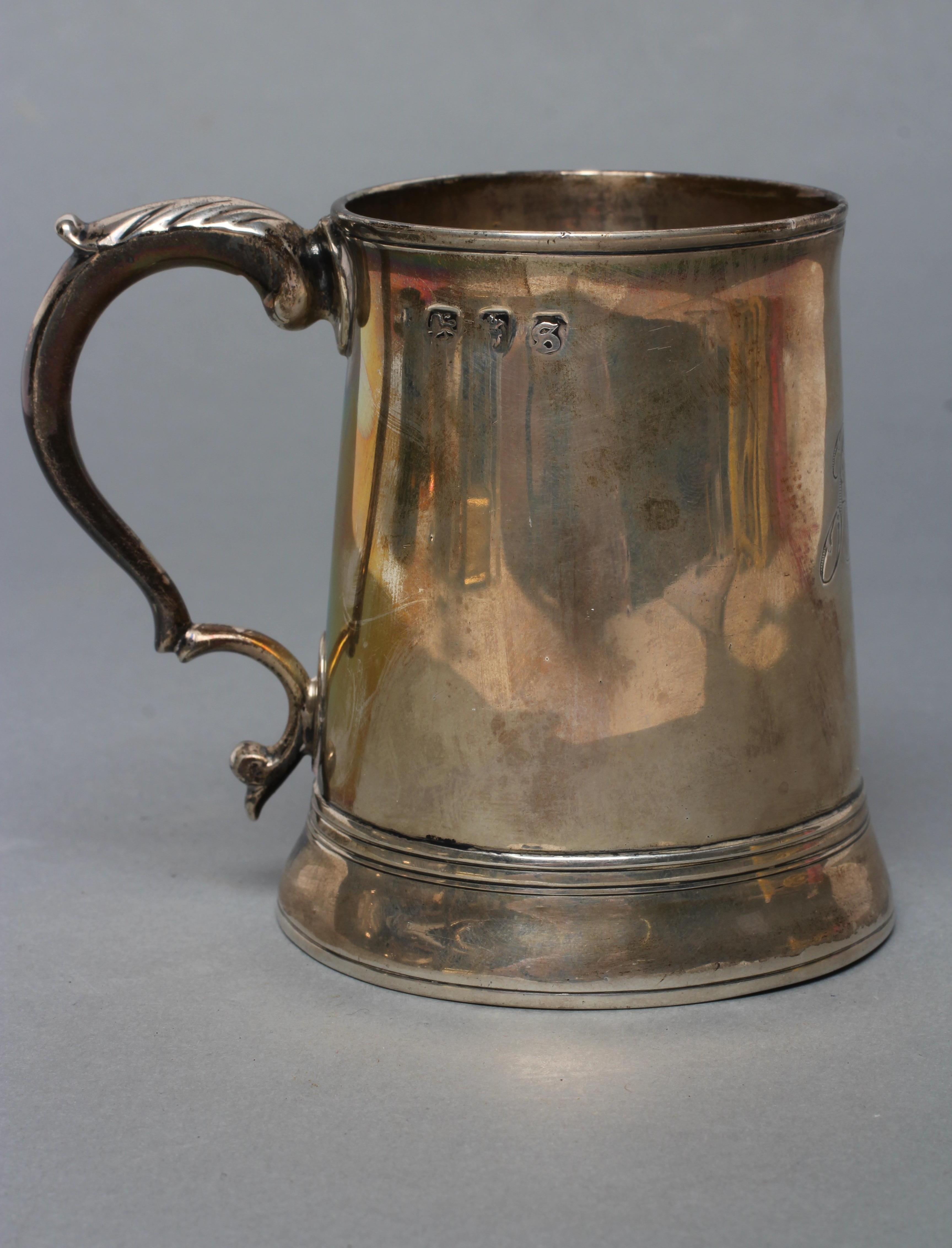 A GEORGE III SILVER SMALL MUG Image