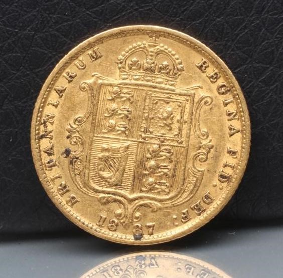 A VICTORIA SHIELD BACK JH GOLD HALF SOVEREIGN Image