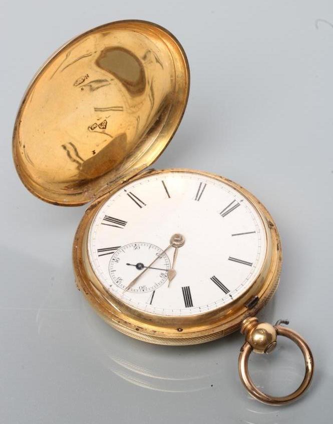 A VICTORIAN 18CT GOLD KEY WIND HUNTER POCKET WATCH Image