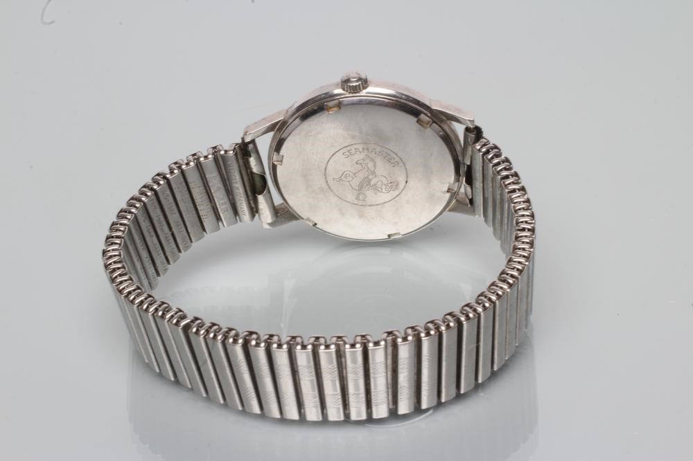 A GENTLEMAN'S OMEGA SEAMASTER 600 WRISTWATCH Image