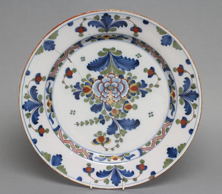 A BRISTOL DELFT SMALL CHARGER Image