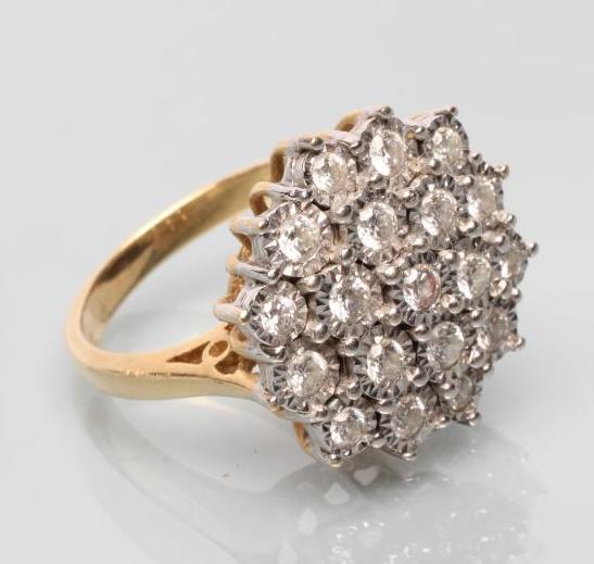 A DIAMOND CLUSTER RING Image