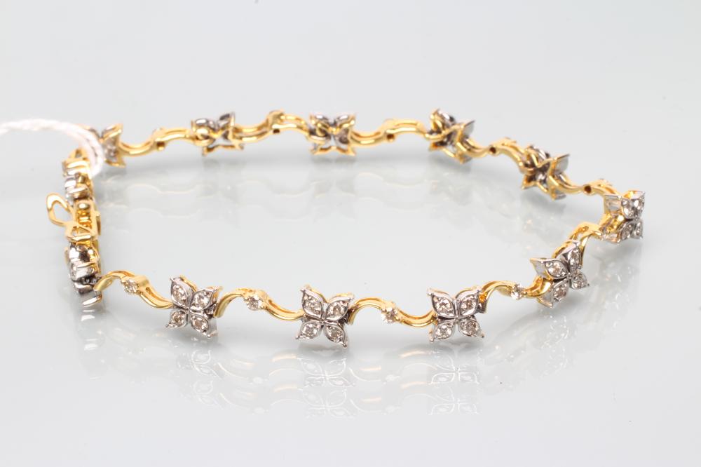 A DIAMOND BRACELET Image